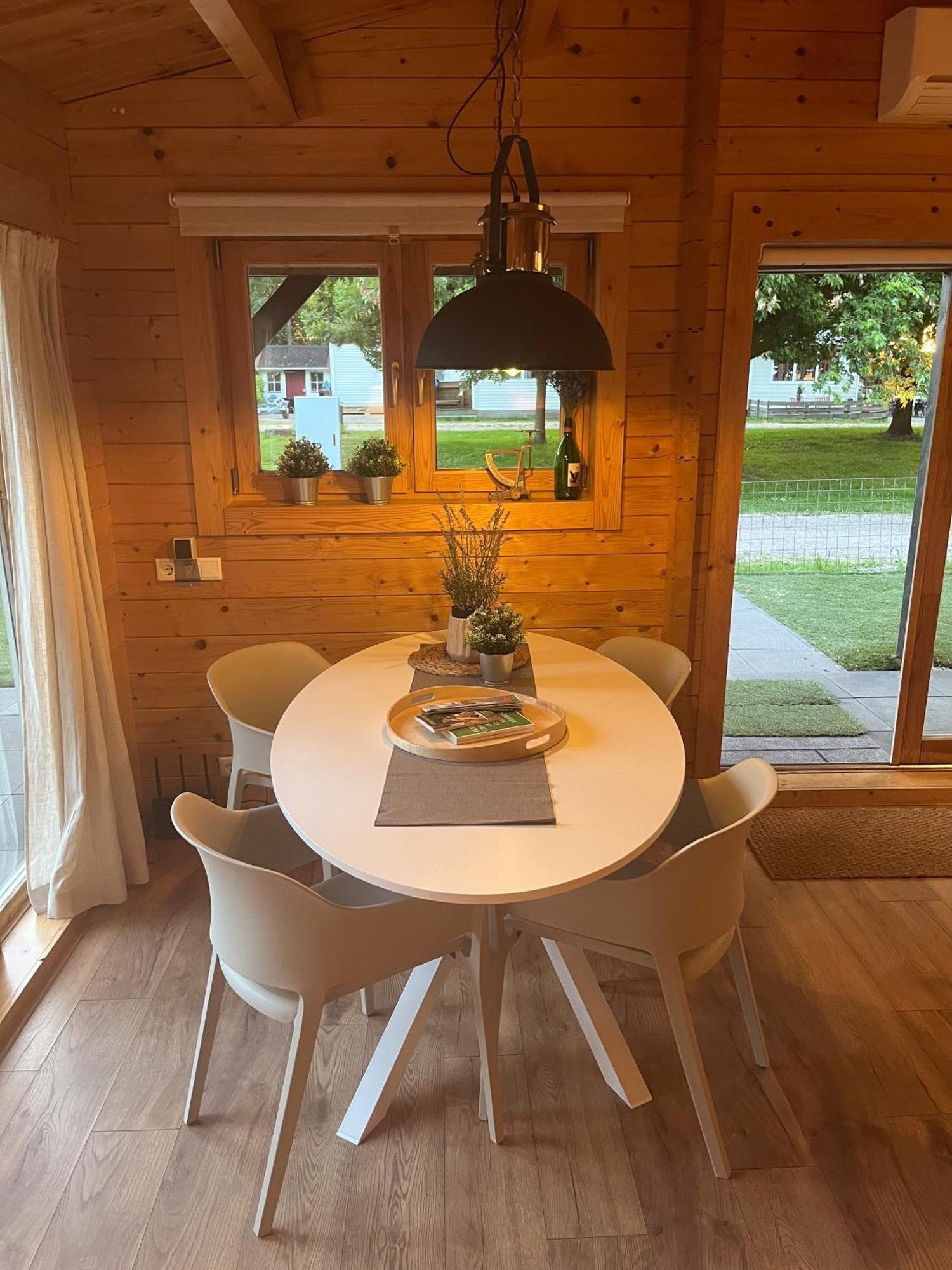Matsloot Luxe En Ruim Chalet Met Airco Bij Leekstermeer מראה חיצוני תמונה